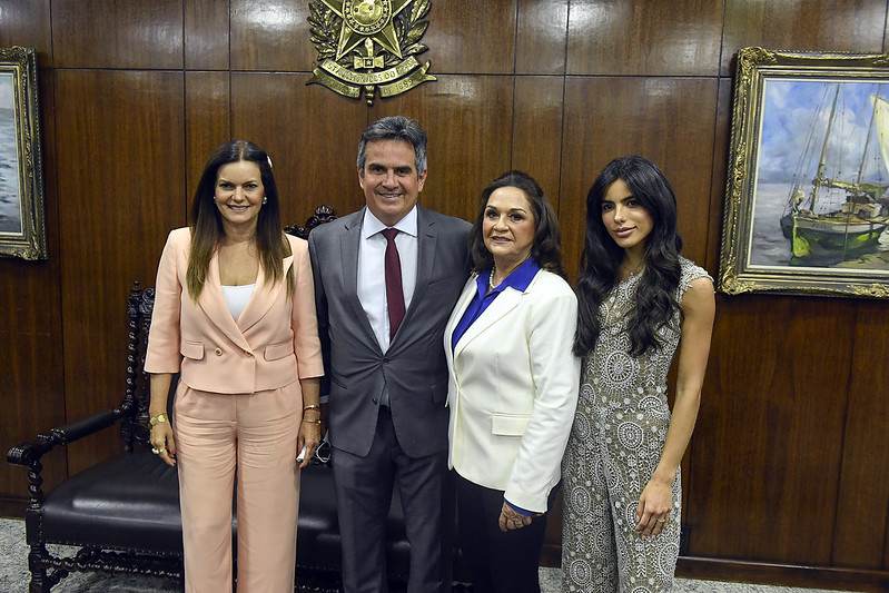 Eliane Nogueira (PP-PI), primeira suplente e mãe do senador Ciro Nogueira Eliane Nogueira (PP-PI), primeira suplente e mãe do senador Ciro Nogueira