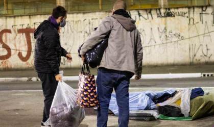 Ações sociais são intensificadas nas noites mais frias em São Paulo