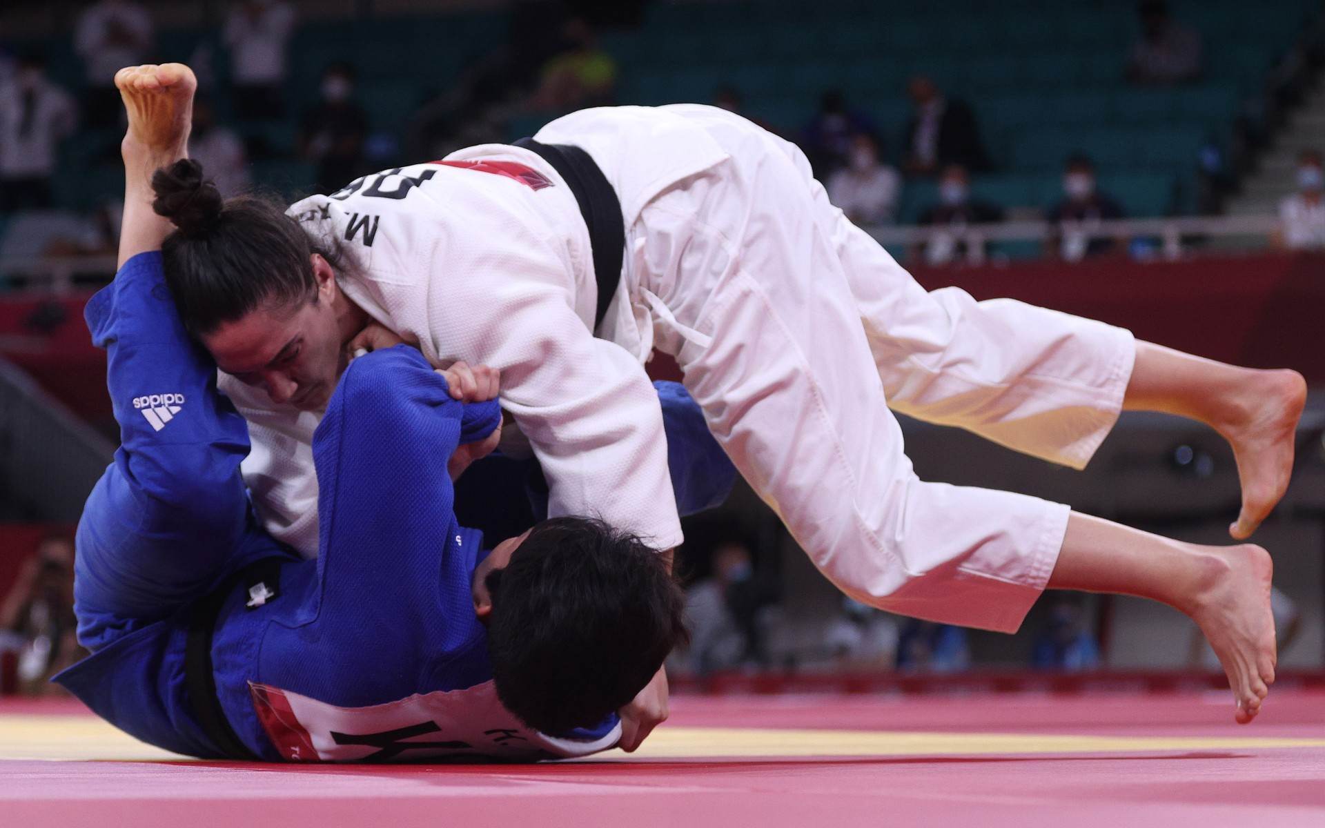 Mayra Aguiar conquistou bronze no judô após imobilizar a coreana Hyunji Yoon Mayra Aguiar conquistou bronze no judô após imobilizar a coreana Hyunji Yoon