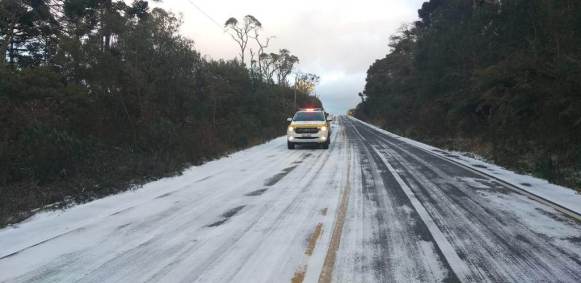 O tráfego foi interditado na rodovia SC-390 da Cascata do Avencal até entrada de