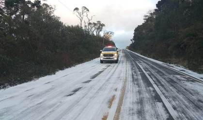 O tráfego foi interditado na rodovia SC-390 da Cascata do Avencal até entrada de