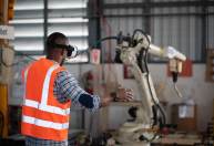 PIB da indústria sobe 1,80% no 2º tri ante 1º tri; Serviços sobem 1,0% e agropecuária cai 2,3%