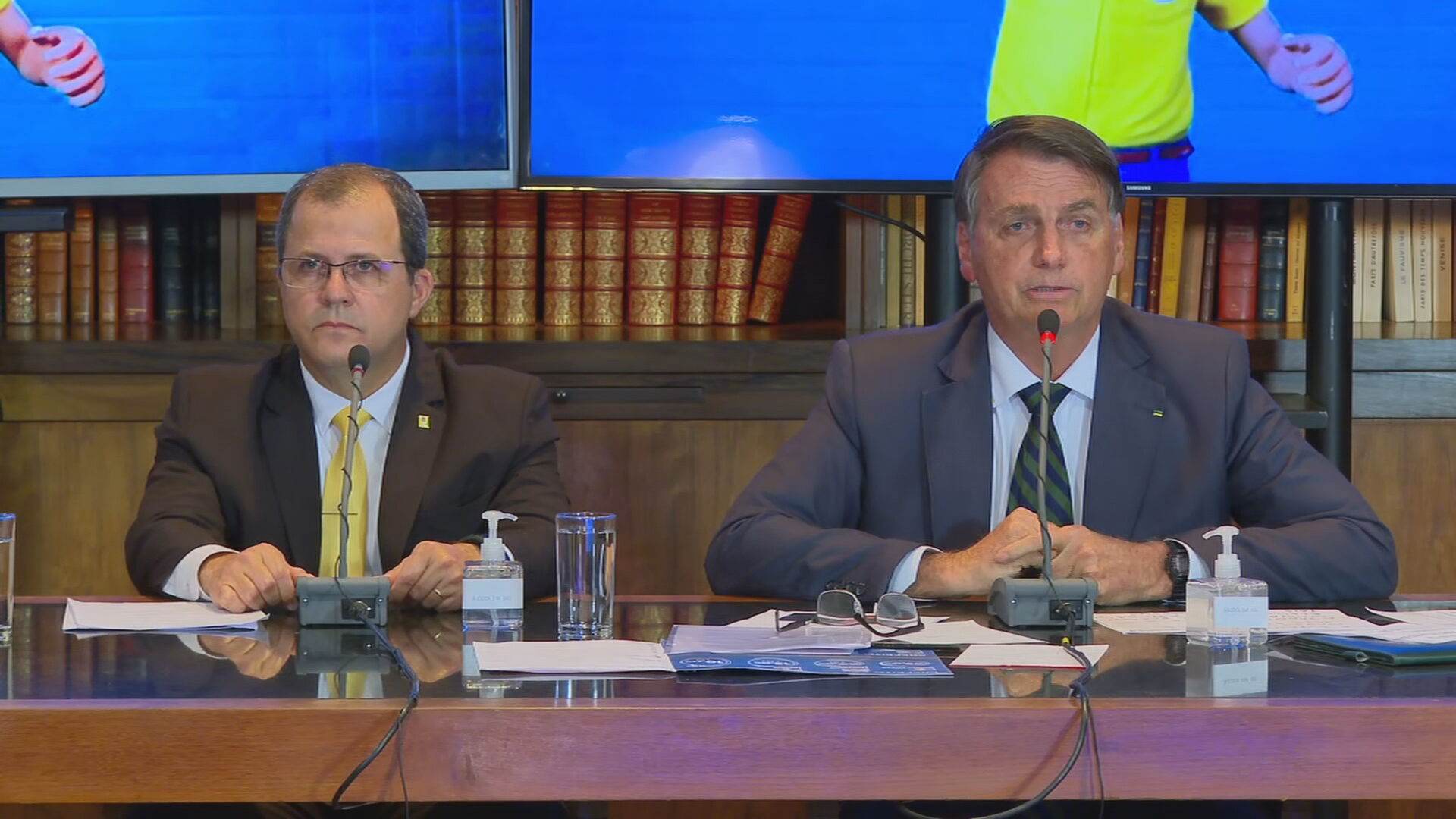 Presidente Jair Bolsonaro (sem partido) durante live semanal (29.jul.2021) Presidente Jair Bolsonaro (sem partido) durante live semanal (29.jul.2021)