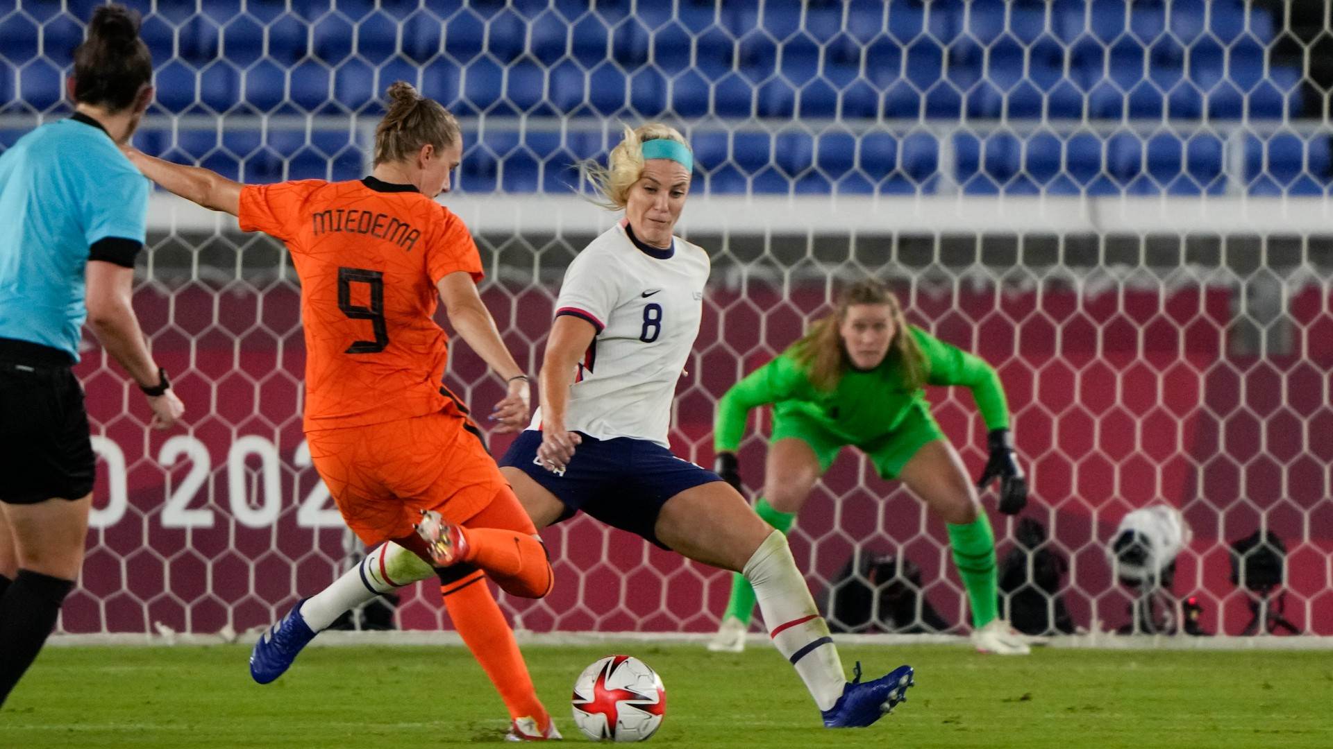 Miedema, autora de 10 gols nas Olimpíadas, desperdiçou pênaltis contra EUA