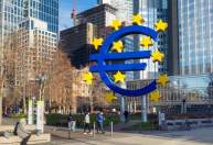 Política de juros do BCE ameaça euro, diz grupo empresarial alemão