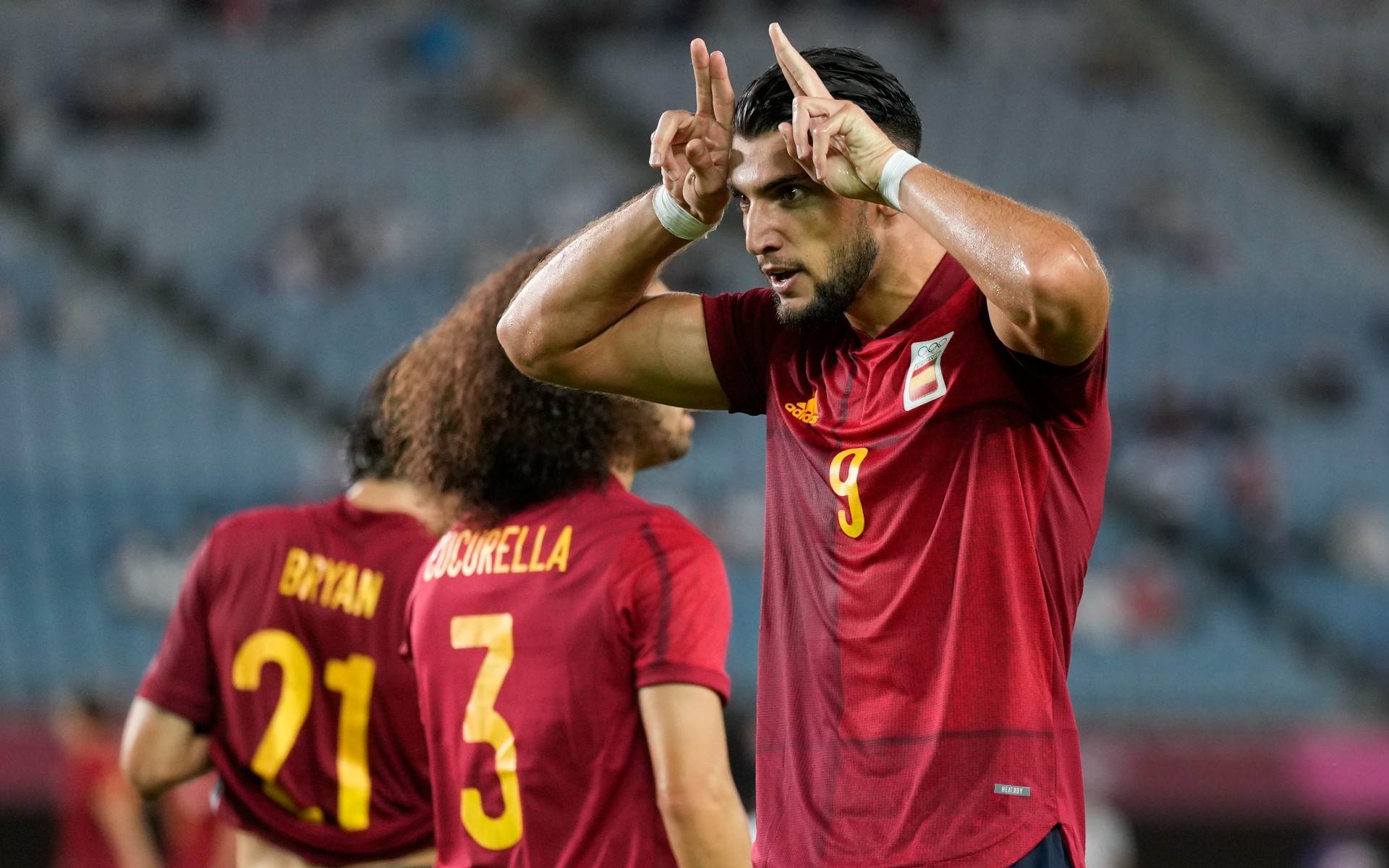 Herói da classificação espanhola, Rafa Mir fez 3 gols contra a Costa do Marfim