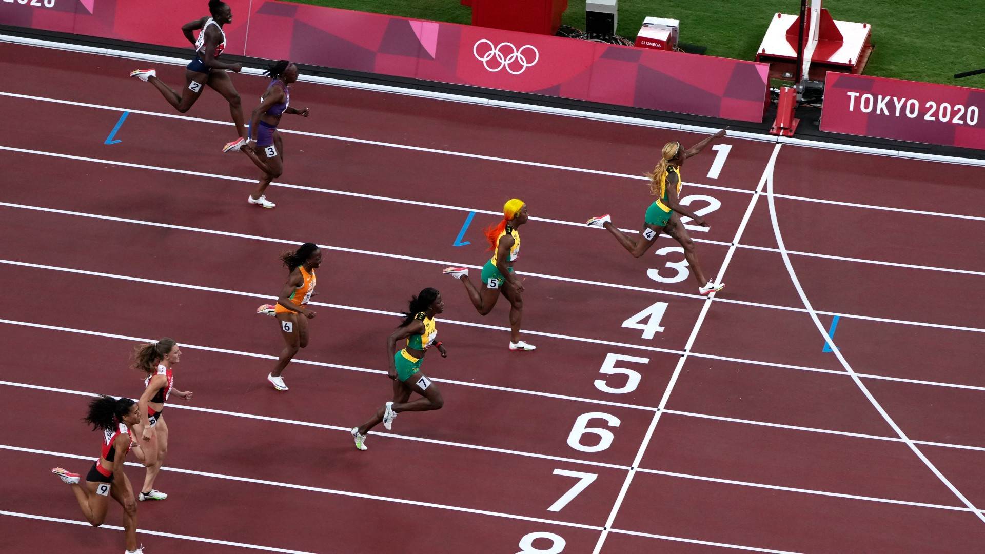 Chegada dos 100m rasos feminino, prova dominada pelas corredoras da Jamaica Chegada dos 100m rasos feminino, prova dominada pelas corredoras da Jamaica