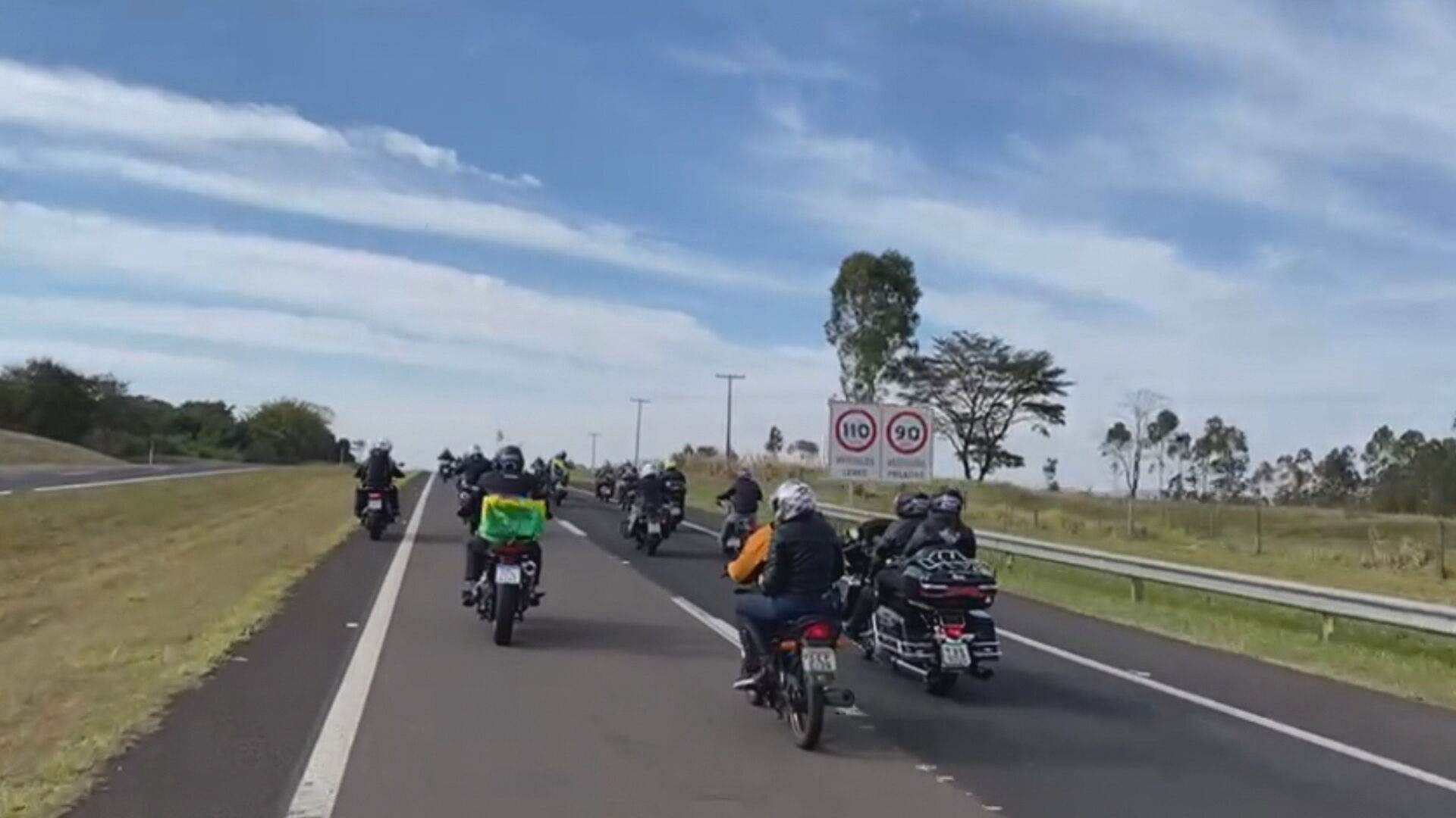 Bolsonaro em passeio de moto em Presidente Prudente (31-07-2021) Bolsonaro em passeio de moto em Presidente Prudente (31-07-2021)