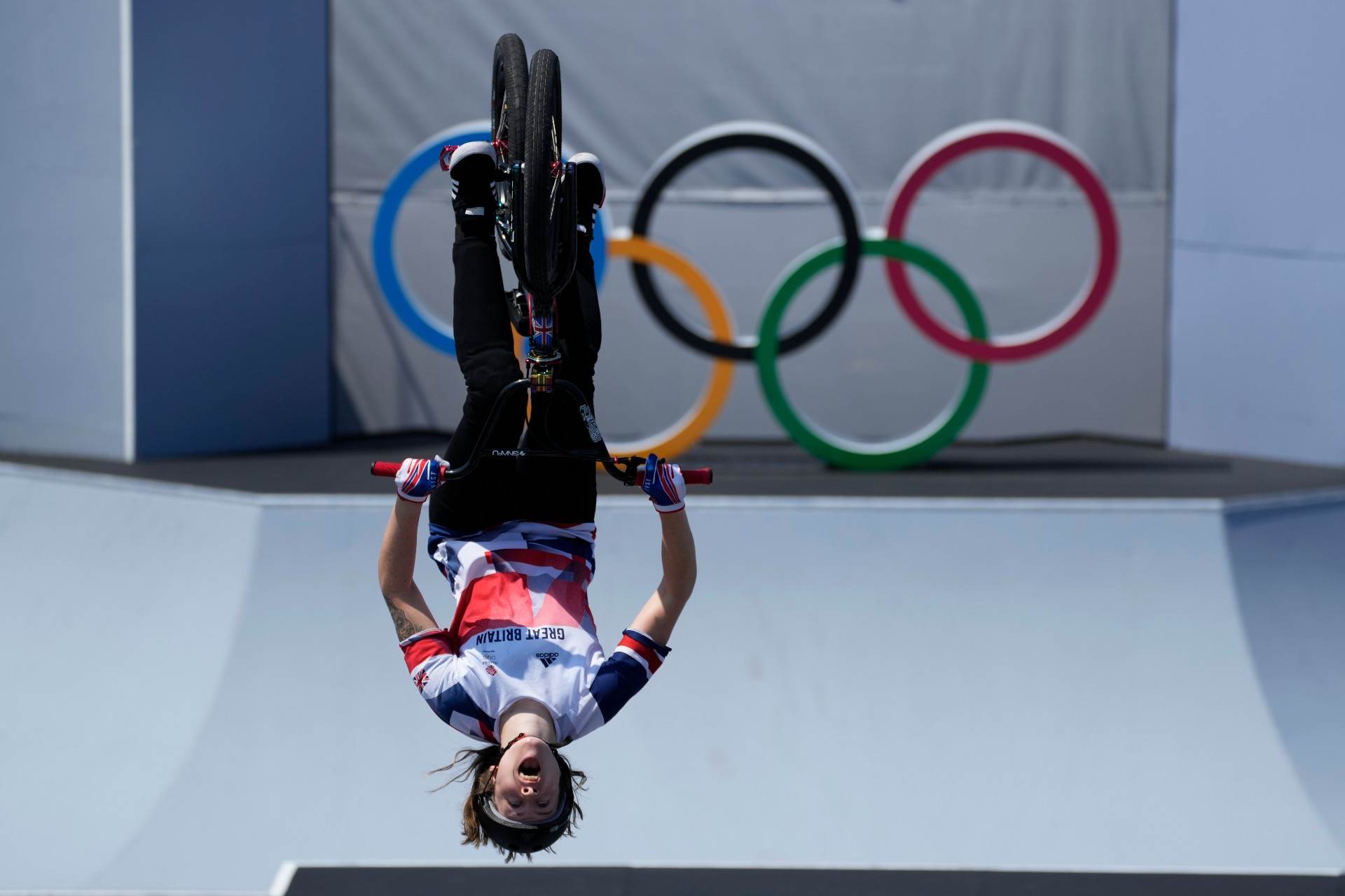 BMX: Charlotte Worthington é 1ª mulher a dar backflip 360 ??graus em competição