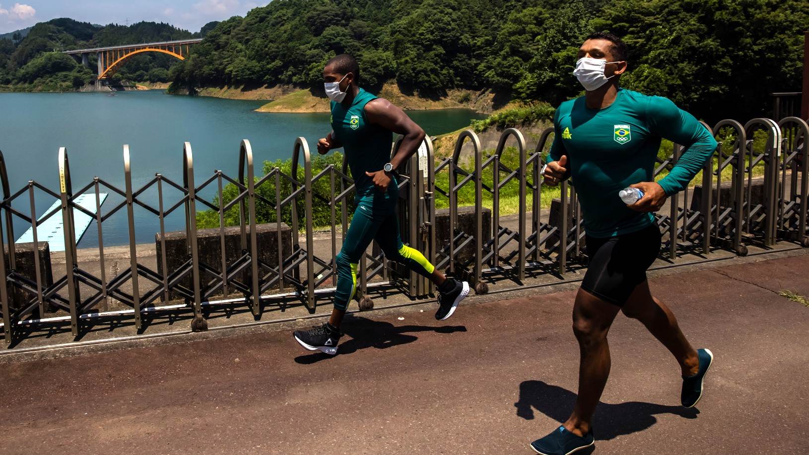 Jacky Goldman (E) e Isaquias Queiroz treinam na cidade japonesa de Miyagase Jacky Goldman (E) e Isaquias Queiroz treinam na cidade japonesa de Miyagase