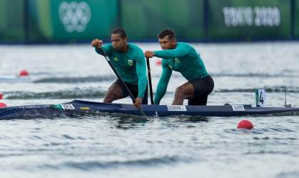 Destaque no Rio, Isaquias avança às semifinais da canoagem com novo parceiro