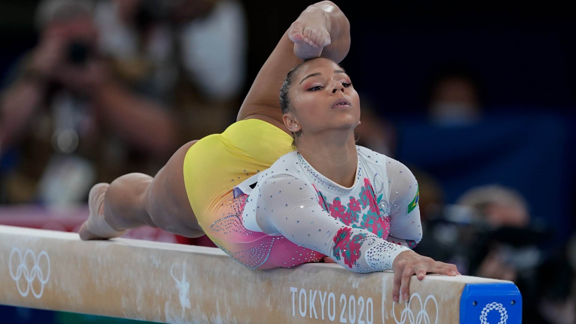Flávia Saraiva em sua apresentação na trave; brasileira ficou na 7ª posição Flávia Saraiva em sua apresentação na trave; brasileira ficou na 7ª posição