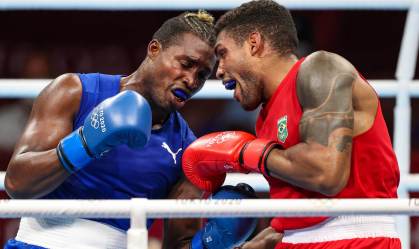 Abner Teixeira se esforçou, mas foi derrotado pelo cubano Júlio La Cruz no boxe