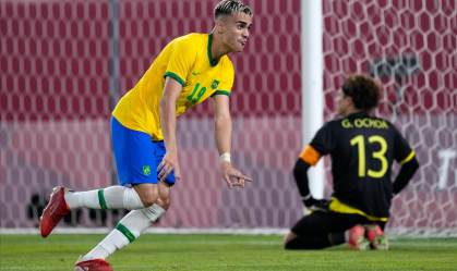 Reinier converteu 4ª cobrança de pênalti do Brasil contra o México vaga na final