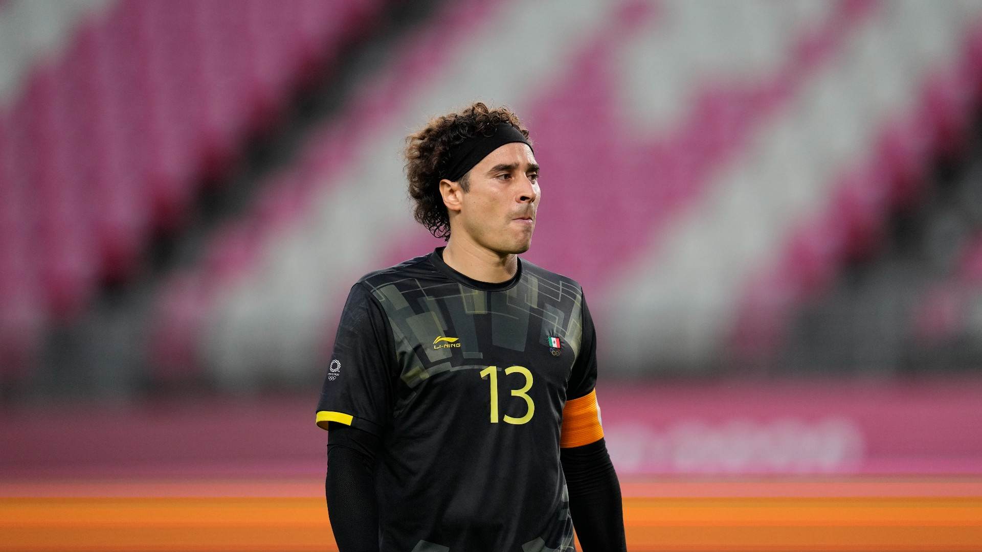Mexicano Ochoa acertou cantos, mas não defendeu cobranças do Brasil nos pênaltis Mexicano Ochoa acertou cantos, mas não defendeu cobranças do Brasil nos pênaltis