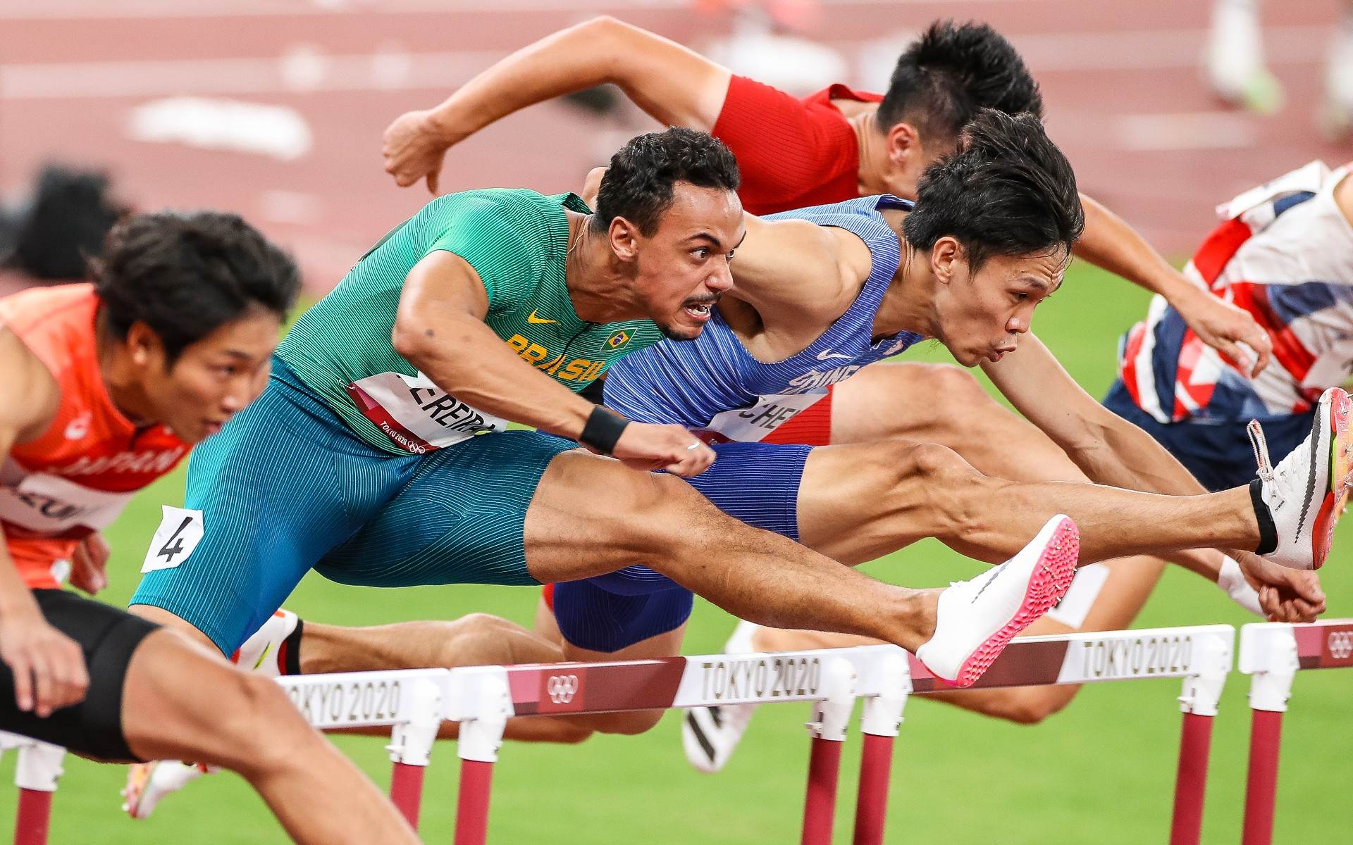Rafael Pereira avançou para semifinal dos 110m com barreira