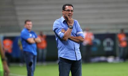 Cruzeiro anuncia Vanderlei Luxemburgo como novo técnico do time