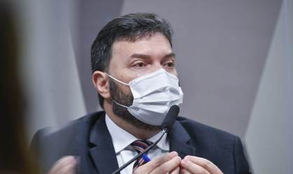 Blanco nega propina e diz que negociava vacinas para o setor privado na CPI