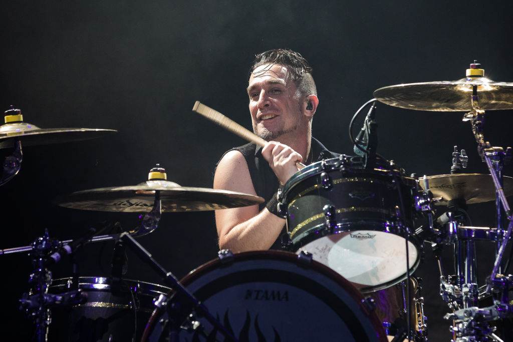 Pete Parada na bateria do The Offspring