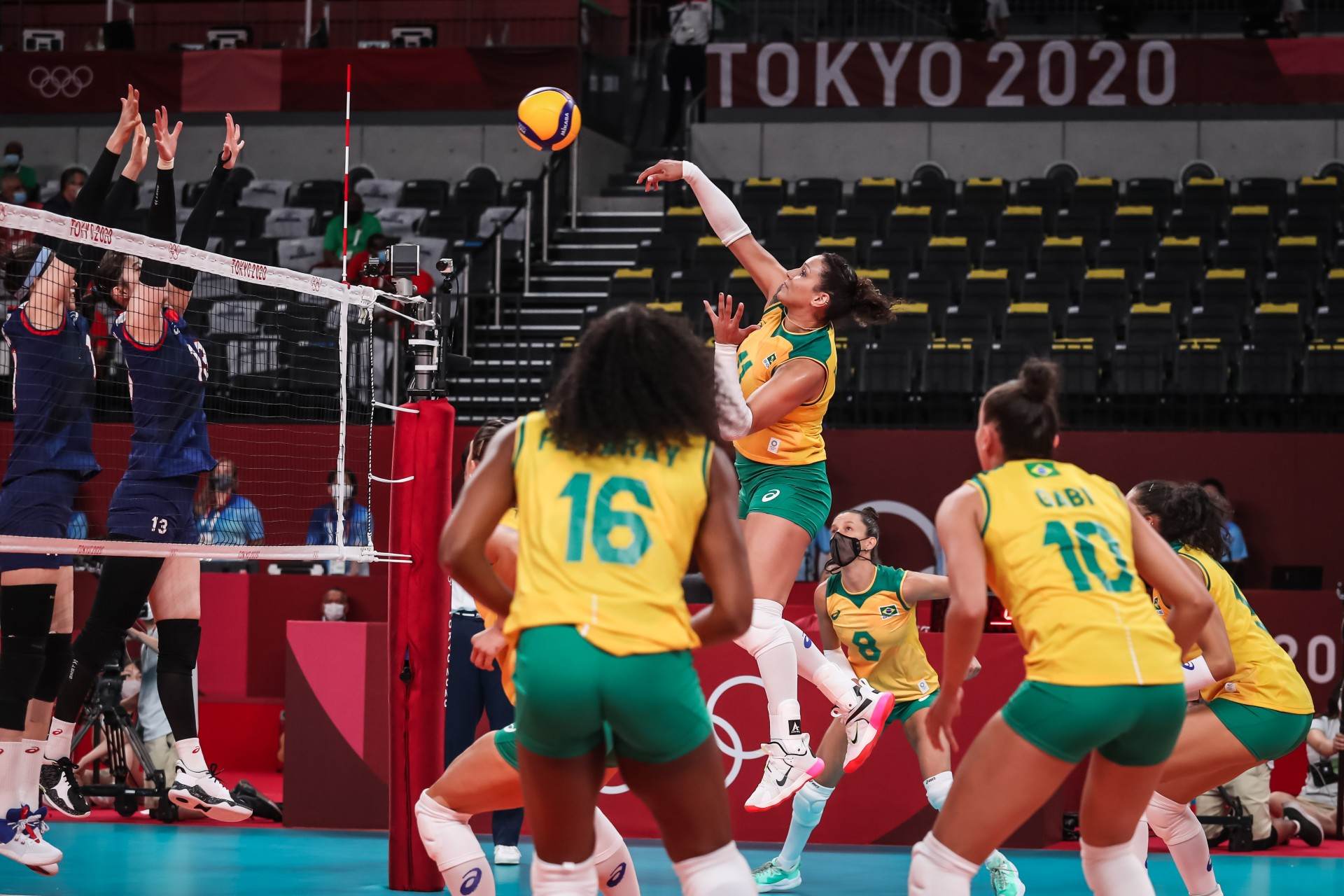 Brasil enfrenta Coreia do Sul no vôlei feminino em busca de vaga na final