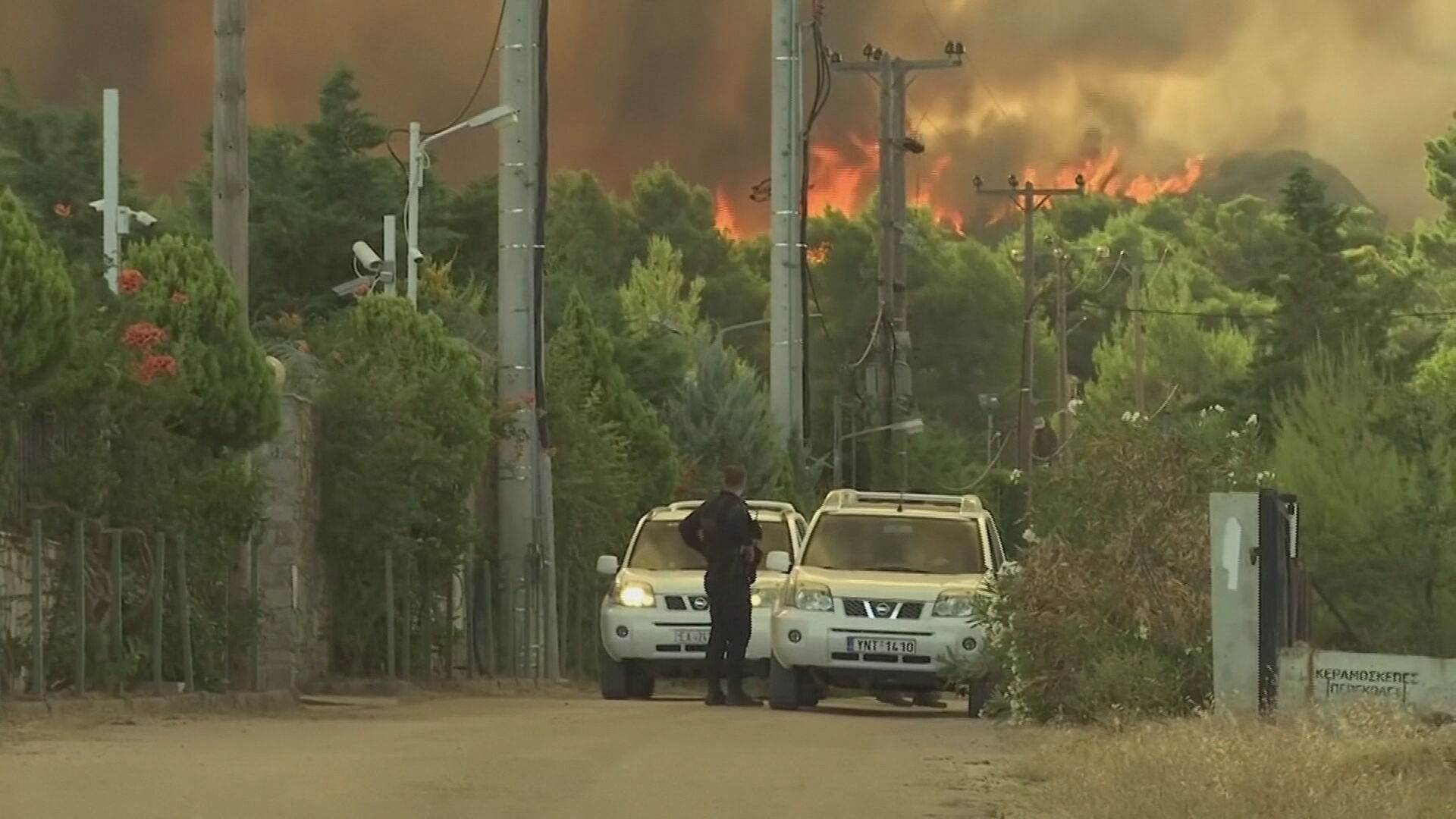 Incêndios atingem a capital grega há três dias Incêndios atingem a capital grega há três dias