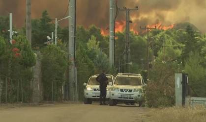 Incêndios atingem a capital grega há três dias