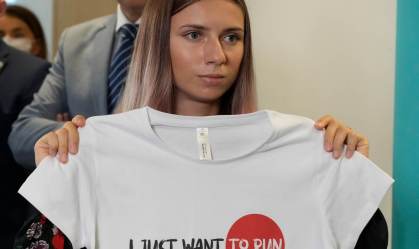 Velocista de Belarus leiloa medalha para ajudar atletas vítimas de repressão