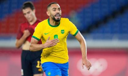 Manchester United anuncia contratação de atacante da Seleção Brasileira