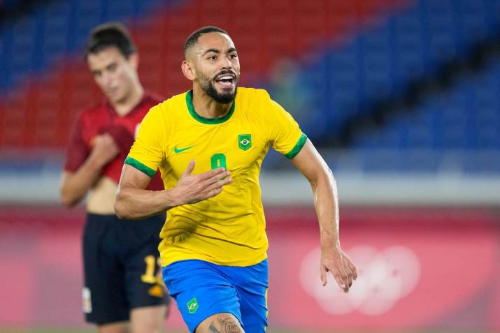 Matheus Cunha comemora 1º gol do Brasil na final olímpica do do futebol masculino nas Olimpíadas 2020 •
