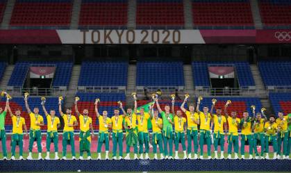 COB 'repudia' CBF e jogadores por não usarem agasalho de patrocinador no pódio 