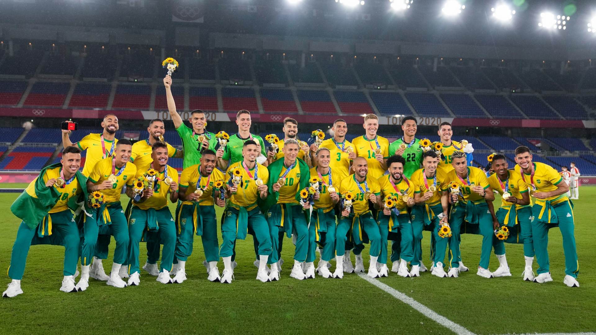 Após 62 anos de jejum, Brasil conquista ouro no futebol nos Jogos de 2016 e 2020 Após 62 anos de jejum, Brasil conquista ouro no futebol nos Jogos de 2016 e 2020