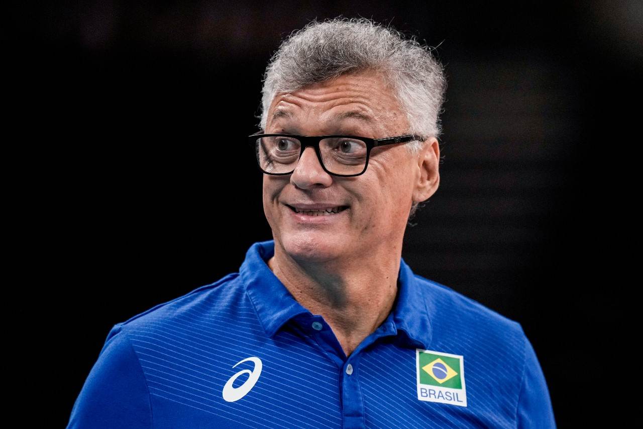 Fofo em close de Renan Dal Zotto, técnico do Brasil de vôlei