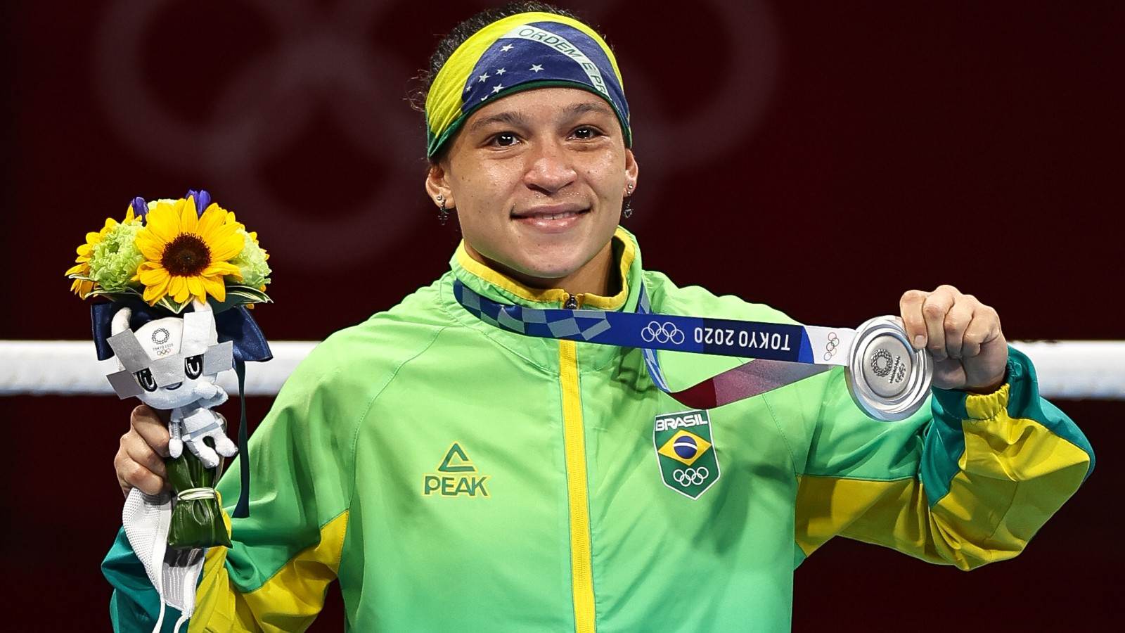 Beatriz Ferreira com a medalha de prata conquistada nas Olimpíadas de Tóquio Beatriz Ferreira com a medalha de prata conquistada nas Olimpíadas de Tóquio