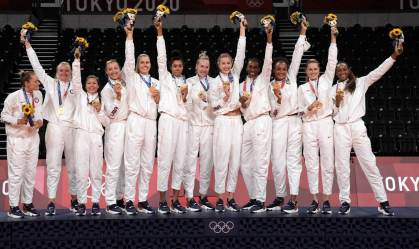 Últimos campeões das Olimpíadas são coroados neste domingo (8); veja imagens