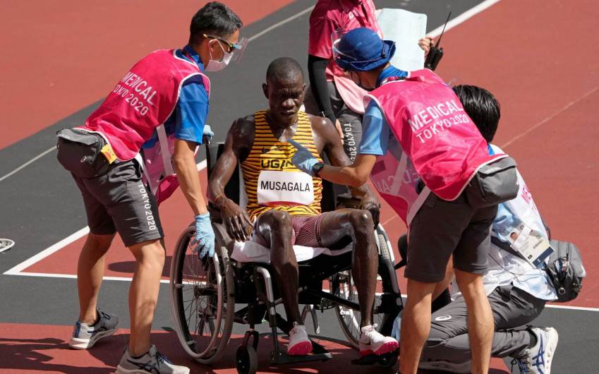 Ronald Musagala, de Uganda, abandona prova dos 1.500m nas Olimpíadas 2020 em razão do calor • Reuters