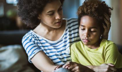 Educação de meninos para “nova masculinidade” começa em casa, diz especialista