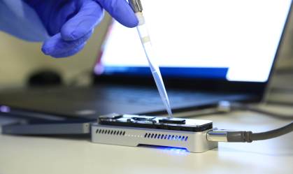 Variante Delta é identificada em quase 90% das amostras no mundo, afirma Opas