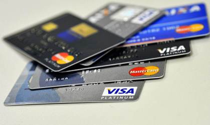 Medidas foram anunciadas pelas empresas Visa e Mastercard como retaliação à invasão russa na Ucrânia