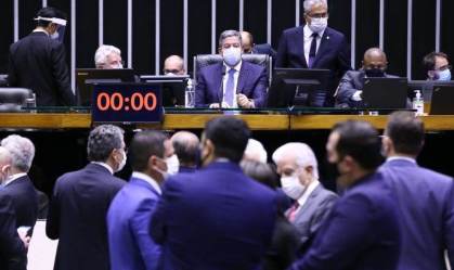 Waack: Câmara avalia um formidável retrocesso no sistema eleitoral