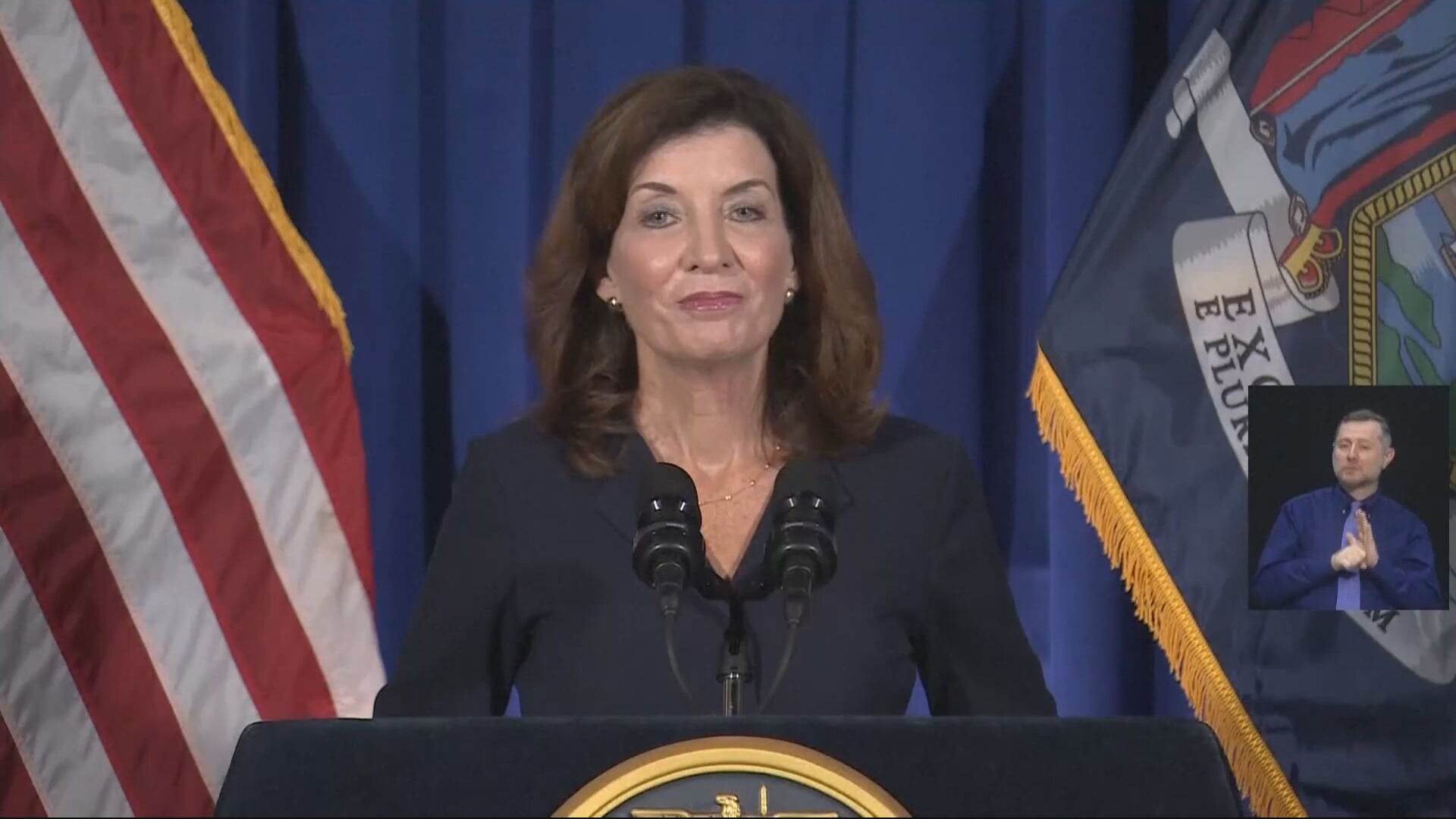 Kathy Hochul em coletiva
