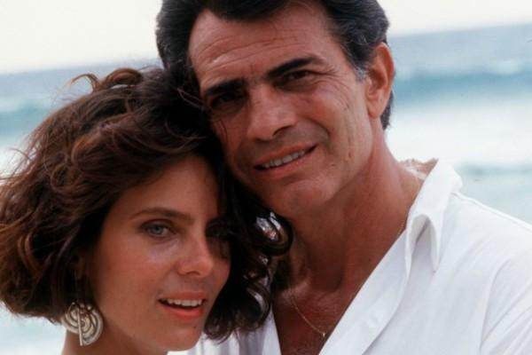 Tarcísio Meira e Bruna Lombardi em "Roda de Fogo" Tarcísio Meira e Bruna Lombardi em "Roda de Fogo"