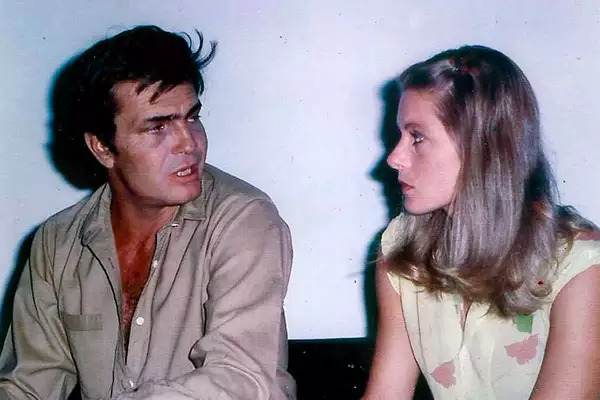 Tarcísio Meira e Vera Fisher em "Coração Alado" Tarcísio Meira e Vera Fisher em "Coração Alado"