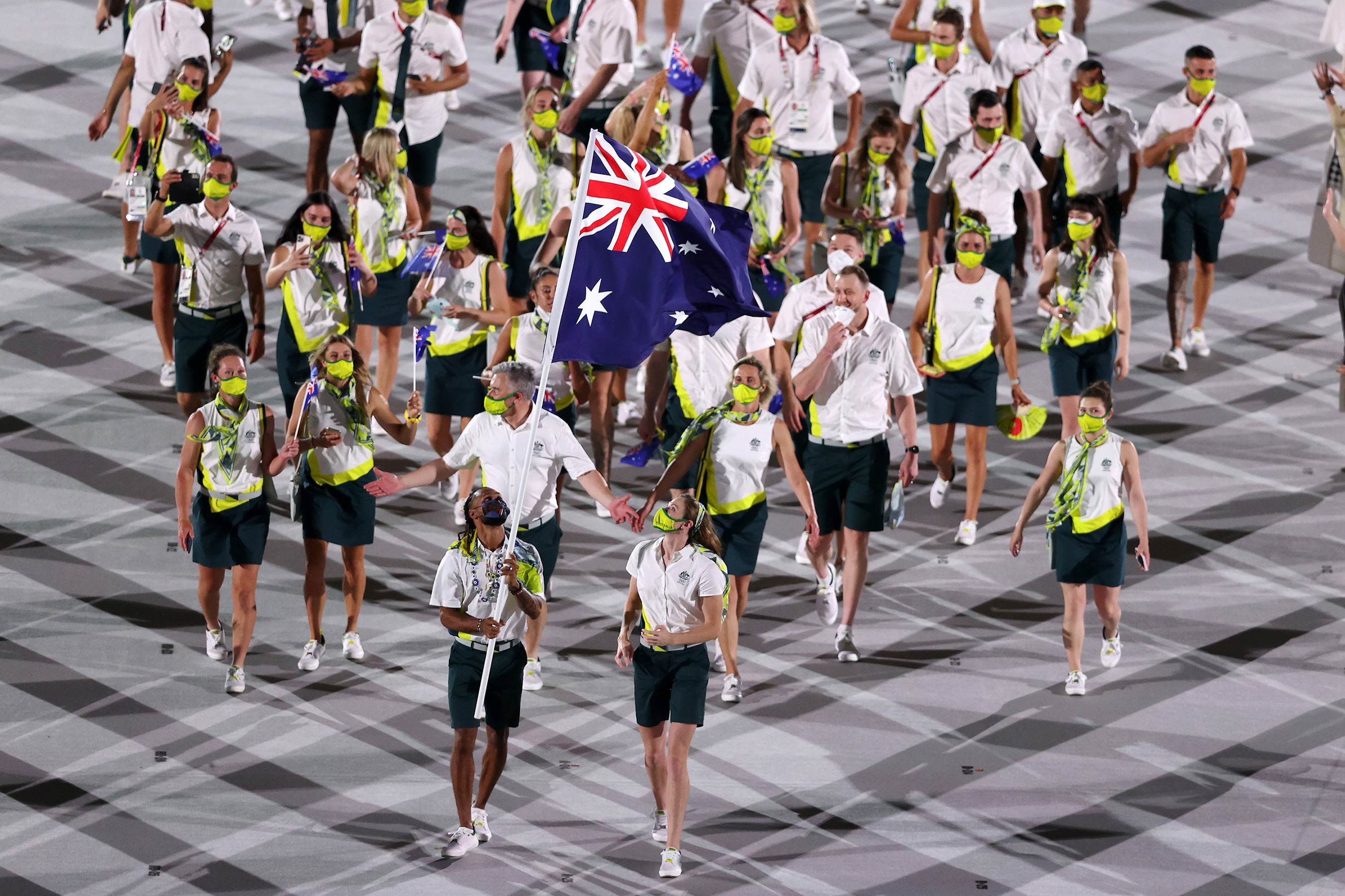 Atletas olímpicos australianos durante a Abertura dos Jogos Olímpicos
