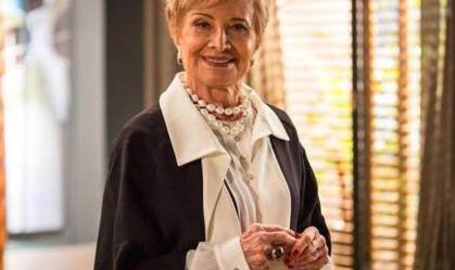 Glória Menezes permanece internada e se recupera bem da Covid-19