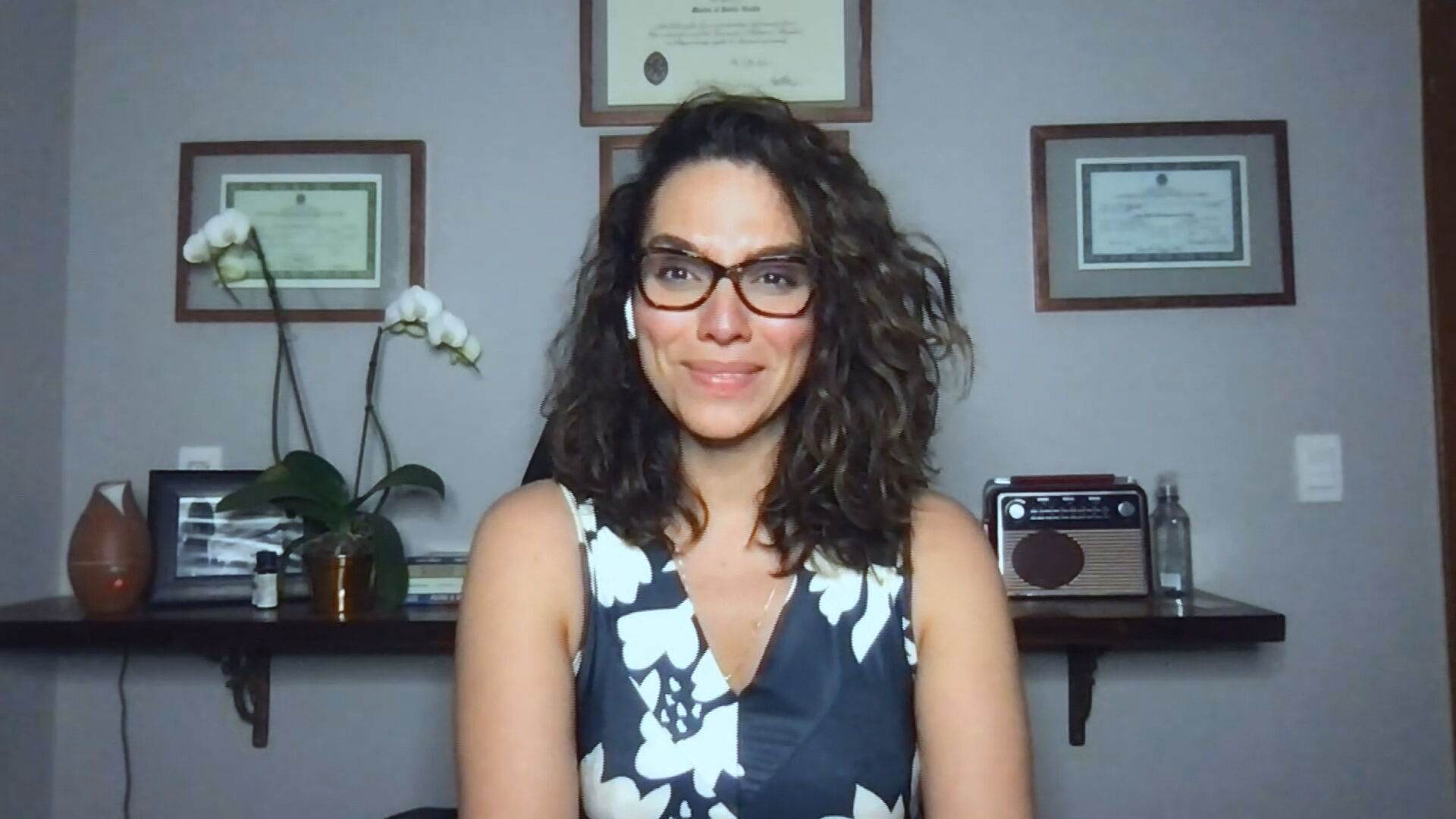 A médica infectologista Luana Araújo em entrevista à CNN A médica infectologista Luana Araújo em entrevista à CNN