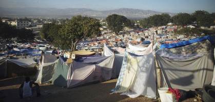 Cidade de tendas após terremoto no Haiti em 2010