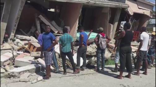 Crise política e miséria atrasam resgate a vítimas do terremoto no Haiti (14.Ago