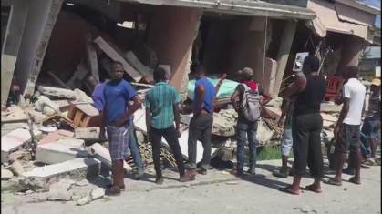 Crise política e miséria atrasam resgate a vítimas do terremoto no Haiti (14.Ago