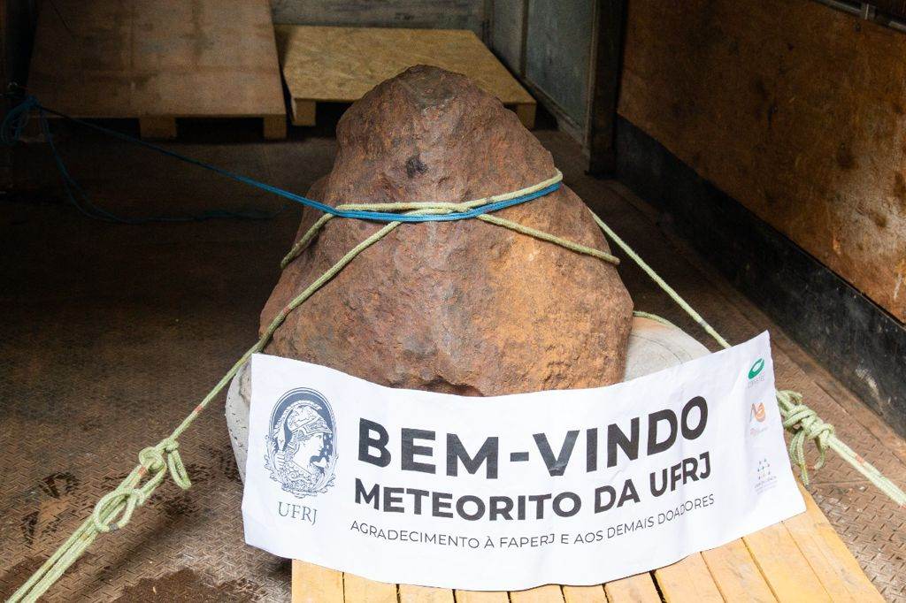 Terceiro maior meteorito do Brasil está na UFRJ