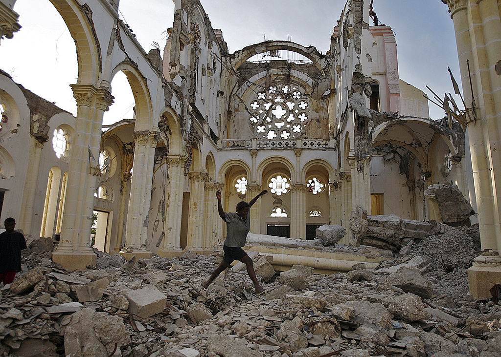 Terremoto em 2010 matou mais de 200 mil pessoas Terremoto em 2010 matou mais de 200 mil pessoas